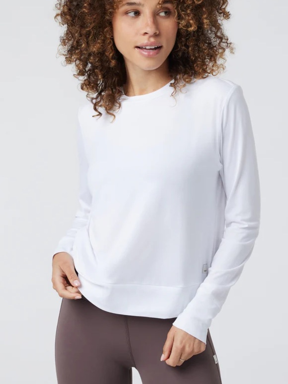 Vuori NWT Daydream Long Sleeve Crew in White Size Medium - Picture 8 of 8